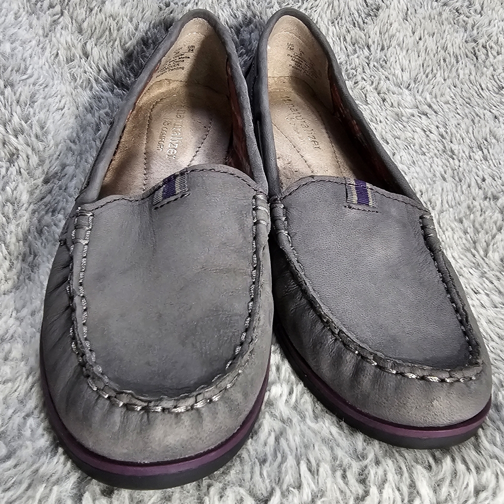 Women's Grey Naturalizer Loafers, Size 7 - Picture 2 of 12